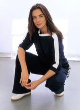 Load image into Gallery viewer, Yest Inaya Top - Navy/Off White