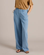 Load image into Gallery viewer, Yest Milaine Trouser - Light Denim