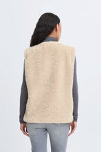 Load image into Gallery viewer, ICHI Hizala Teddy Gilet