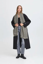 Load image into Gallery viewer, ICHI Vanjaa Scarf - Black