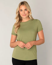 Load image into Gallery viewer, Base Level Yalba T-Shirt - Green