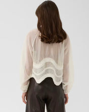 Load image into Gallery viewer, Culture Cushana Blouse - Gardenia