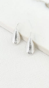 Envy Ribbed Teardrop Earring - Silver