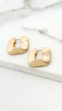 Load image into Gallery viewer, Envy Flat Square Hoop Earring - Gold