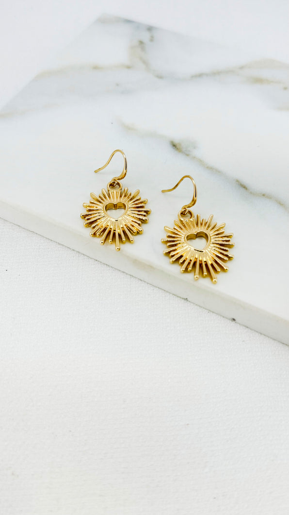 Envy Sunburst Heart Earring - Gold