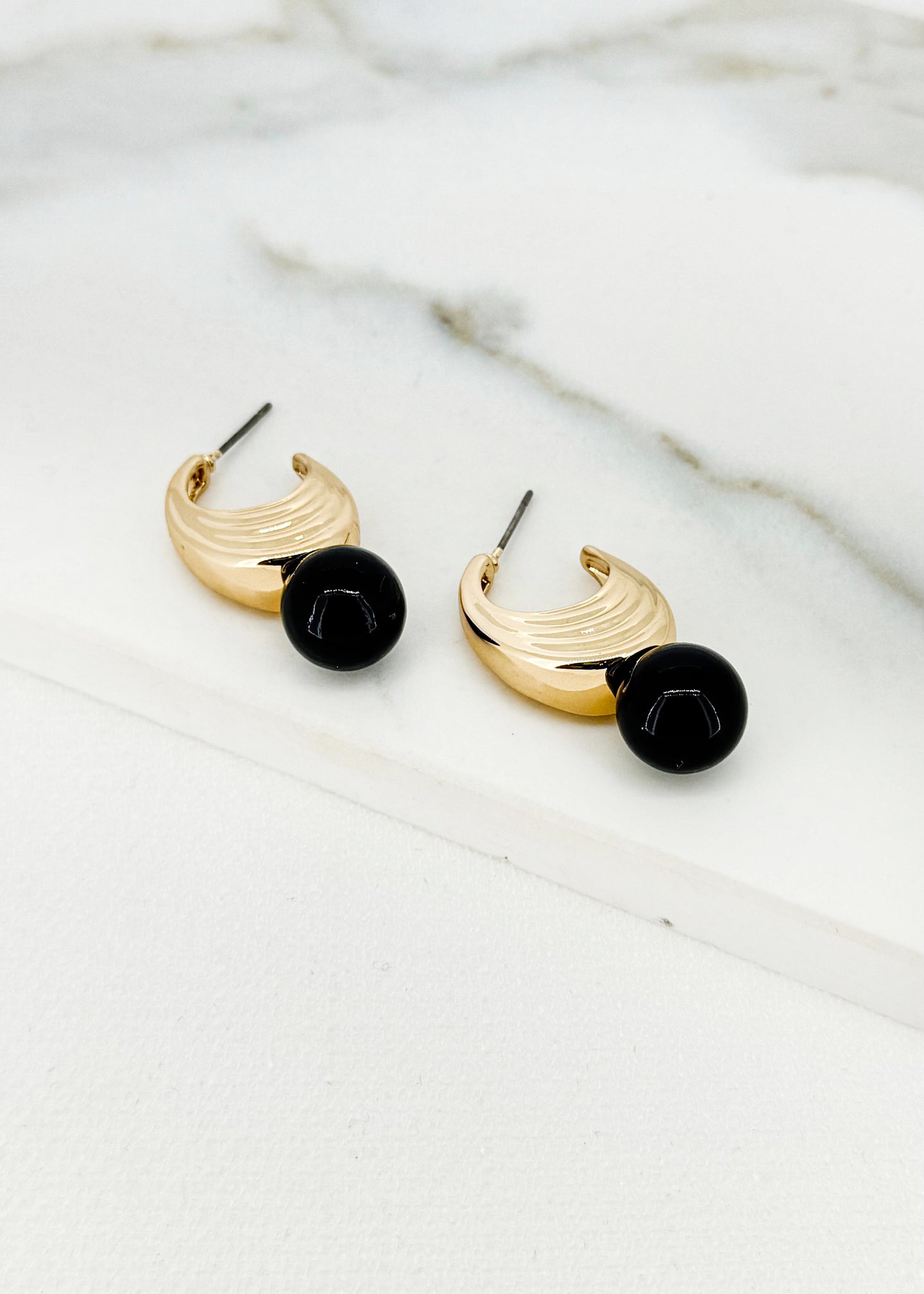 Envy Textured Hoop and Pearl Earring - Gold/Black