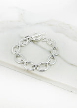 Load image into Gallery viewer, Envy Large oval link T-bar bracelet- Silver