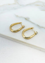 Load image into Gallery viewer, Envy Hoop Earring - Gold