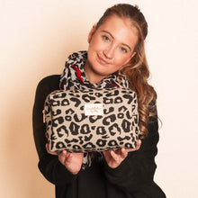 Load image into Gallery viewer, Constellation Woven Wash Bag