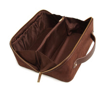 Load image into Gallery viewer, Alice Wheeler Kensington Train Case - Large Chocolate
