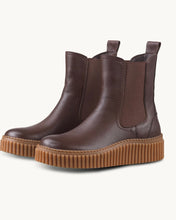 Load image into Gallery viewer, Ilse Jacob Chelsea Boots - Brown Clay