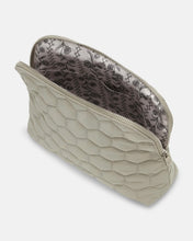 Load image into Gallery viewer, Ilse Jacobsen Make Up Pouch - Coriander