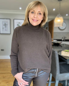 Blake Supersoft Sweater - Chocolate