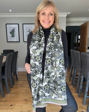 Load image into Gallery viewer, Malissa J Reversible Woven  Pattern Scarf - Green