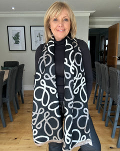 Malissa J Reversible Pattern Scarf - Black/Beige