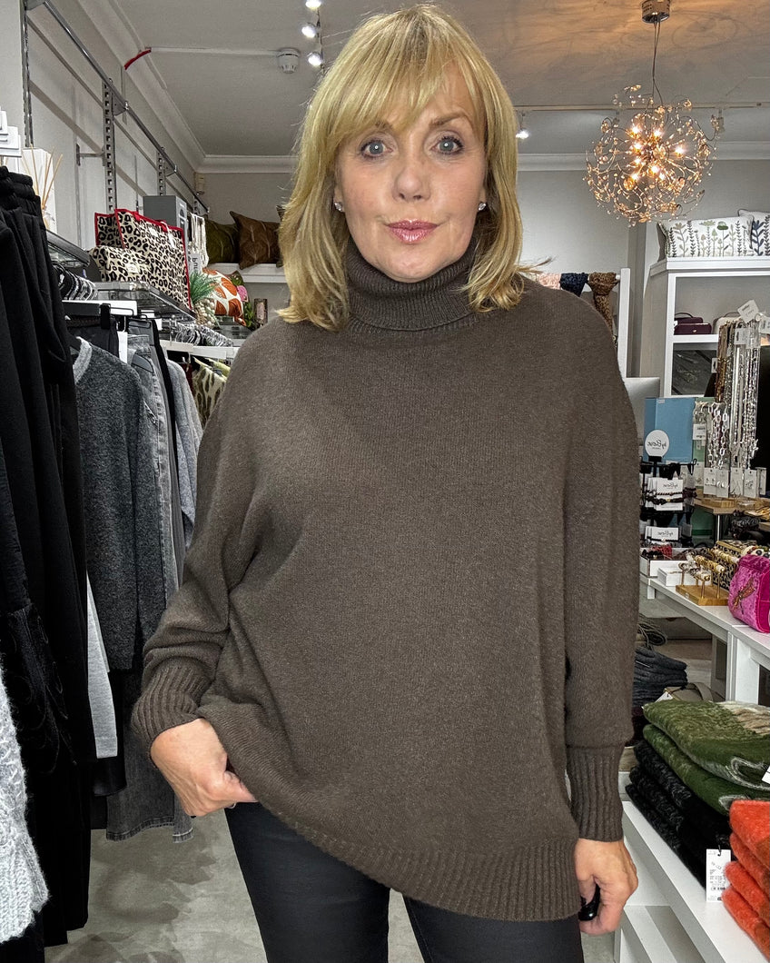 Faye Supersoft Oversize Roll Neck  - Chocolate