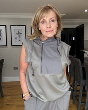 Load image into Gallery viewer, Malissa J Panel Front Double Zip Top - Mushroom