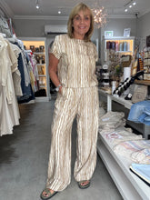 Load image into Gallery viewer, Yest Tomasina Top - Summer Taupe
