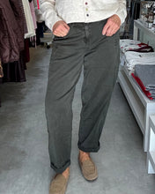Load image into Gallery viewer, 3D Denim Cargo Carrot Jean - Olive