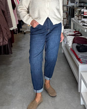 Load image into Gallery viewer, 3D Denim Carrot Jean