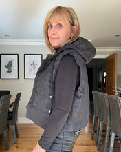 Load image into Gallery viewer, Malissa J Padded Gilet - Black