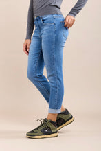 Load image into Gallery viewer, Toxik 3 Cropped Boyfriend Jean - Blue