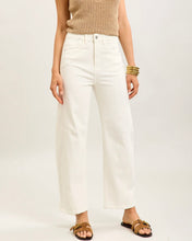 Load image into Gallery viewer, Toxik 3 Balloon Cropped Stretch Jean - White