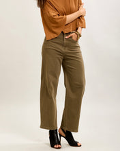 Load image into Gallery viewer, Toxik 3 Balloon Cropped Stretch Jean - Khaki