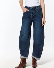 Load image into Gallery viewer, 3D Denim Barrel Jean