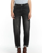 Load image into Gallery viewer, 3D Denim Carrot Jean - Washed Black
