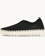 Load image into Gallery viewer, Ilse Jacob Platform Tulip Shoe - Black