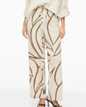 Load image into Gallery viewer, Vila Prisilla Wide Leg Trouser - Cub Flower