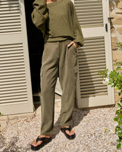 Load image into Gallery viewer, YAYA Straight Leg Cargo Trouser - Army Green