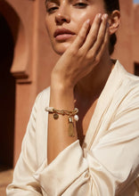 Load image into Gallery viewer, Envy Elasticated Shell Bracelet - Gold