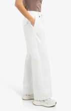 Load image into Gallery viewer, YAYA Trousers with pleats, wide legs and drawcord at the waist - Off white