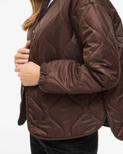 Load image into Gallery viewer, Vila Dune Quilted Jacket - Coffee Bean