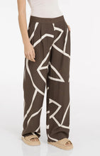 Load image into Gallery viewer, YAYA Woven Wide Leg Print Trousers - Chocolate Martini Brown Dressin
